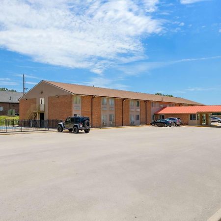 Econo Lodge Emporia Luaran gambar