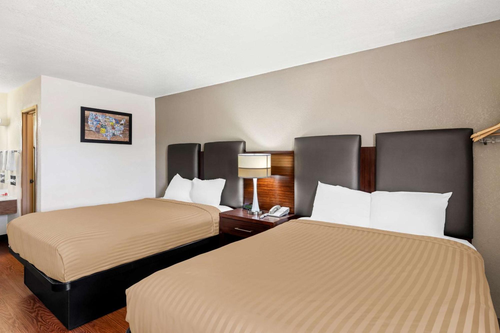 Econo Lodge Emporia Luaran gambar