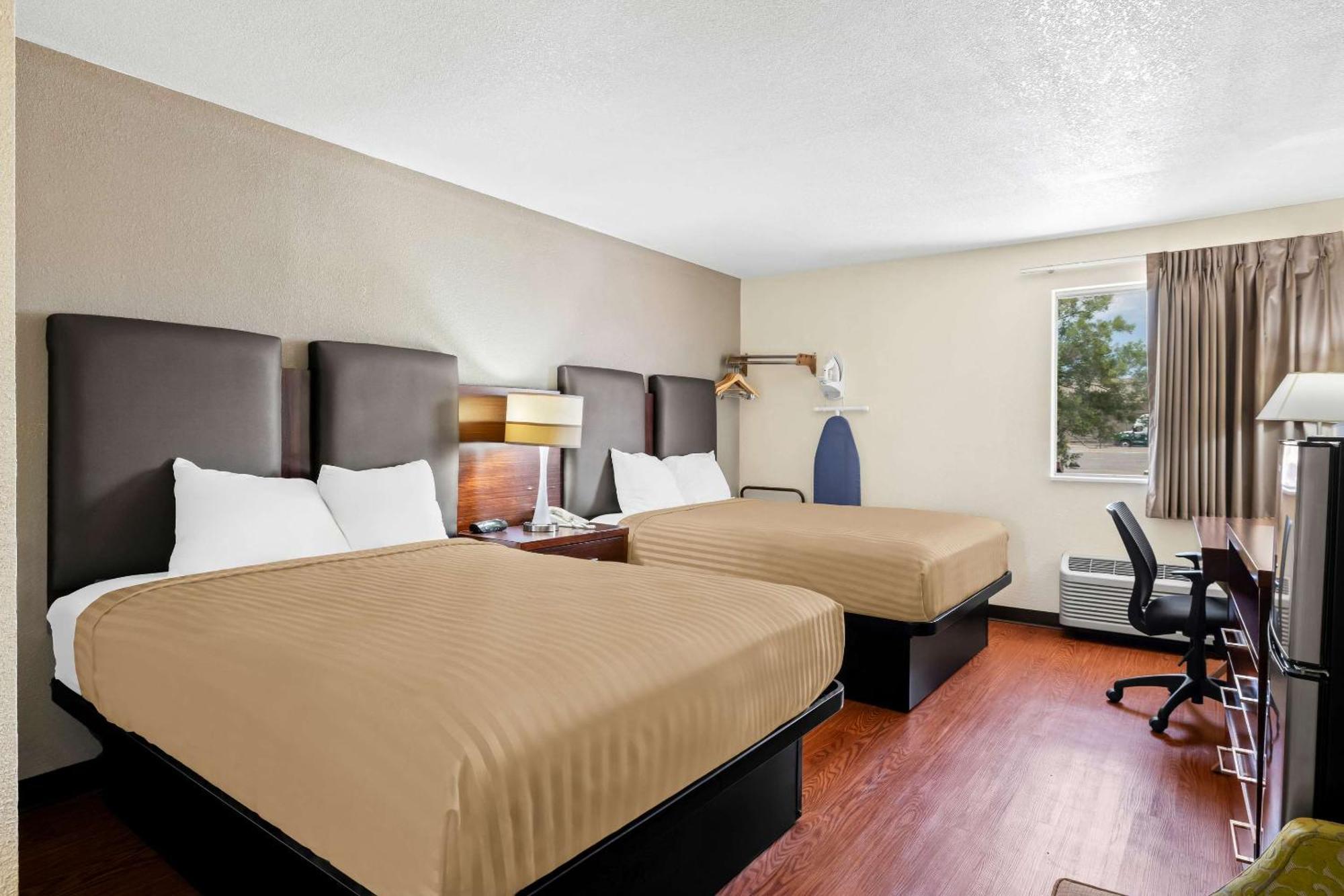 Econo Lodge Emporia Luaran gambar