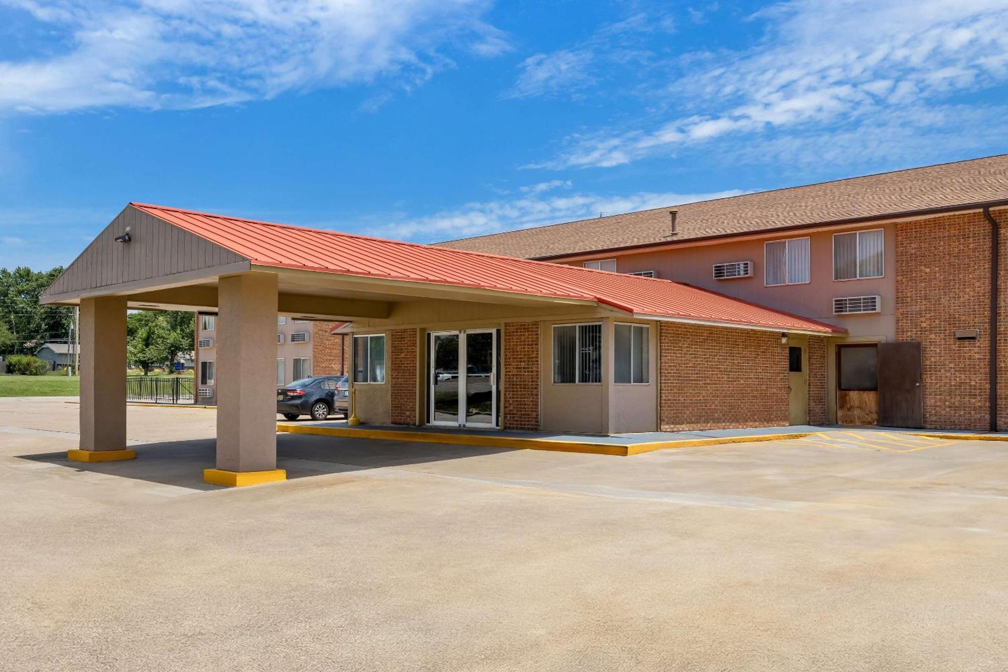 Econo Lodge Emporia Luaran gambar