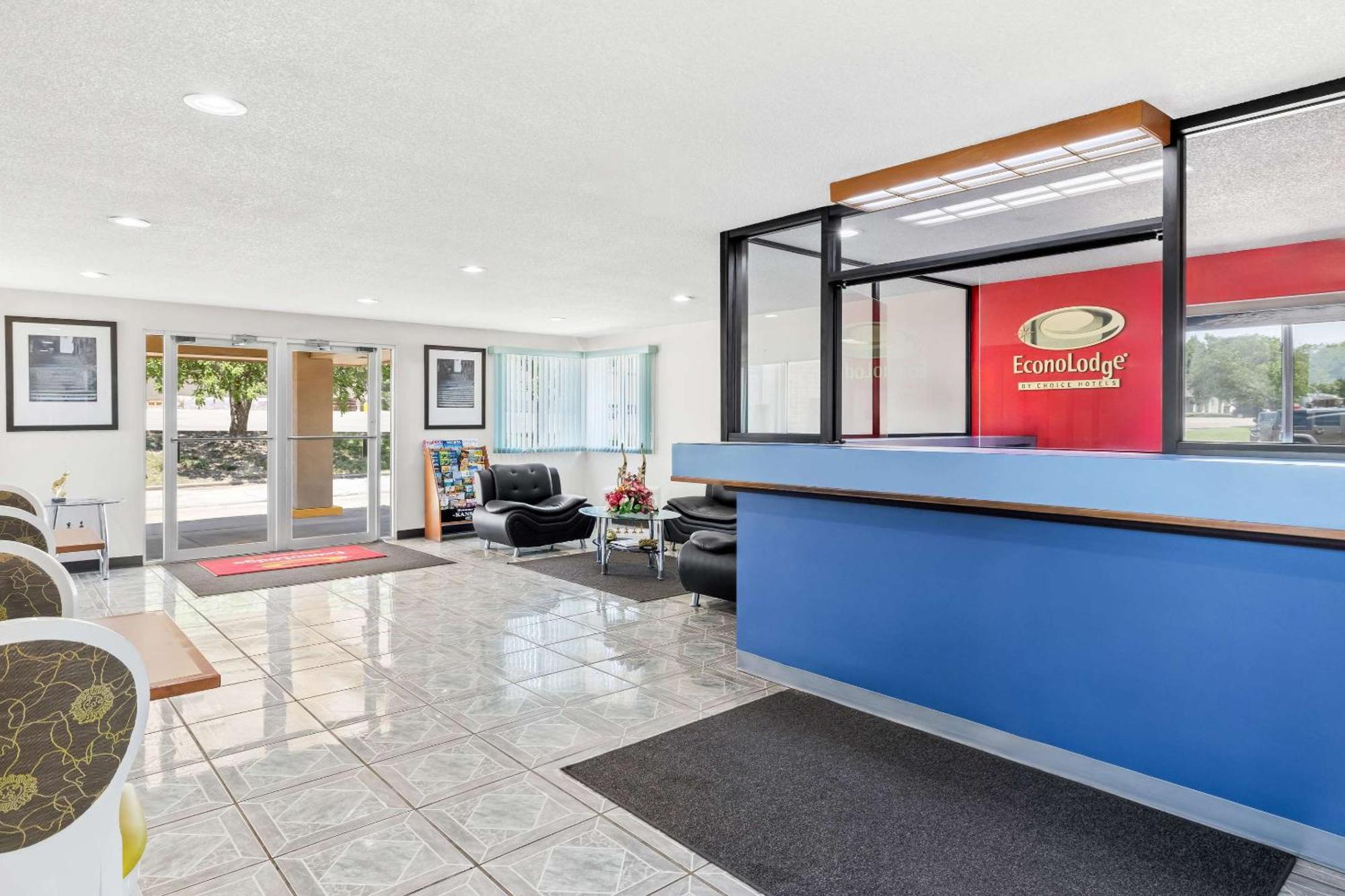 Econo Lodge Emporia Luaran gambar